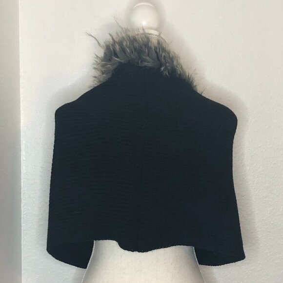 CABI Infinity Scarf Women's Size O/S Black Gray Faux Fur Trim Twist - Picture 3 of 9